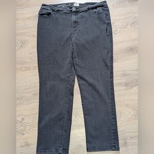 Penningtons D/C Slightly Curvy Fit Straight Leg Black‎ Women's 20 Jeans Plus